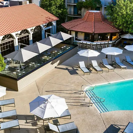 Embassy Suites By Hilton Scottsdale Resort-3